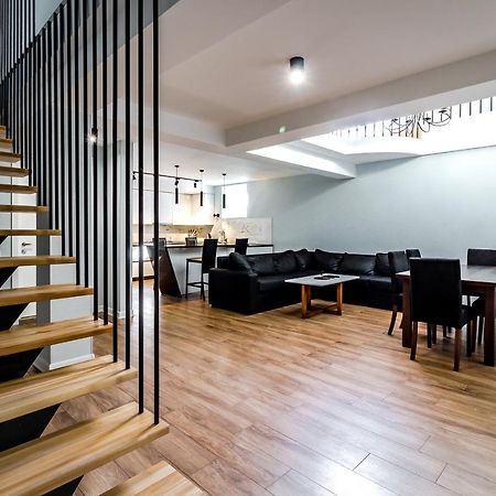 Modern Apartment In Old Tbilisi Eksteriør billede
