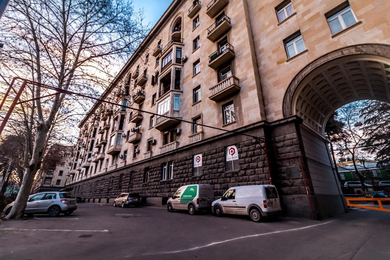 Modern Apartment In Old Tbilisi Eksteriør billede